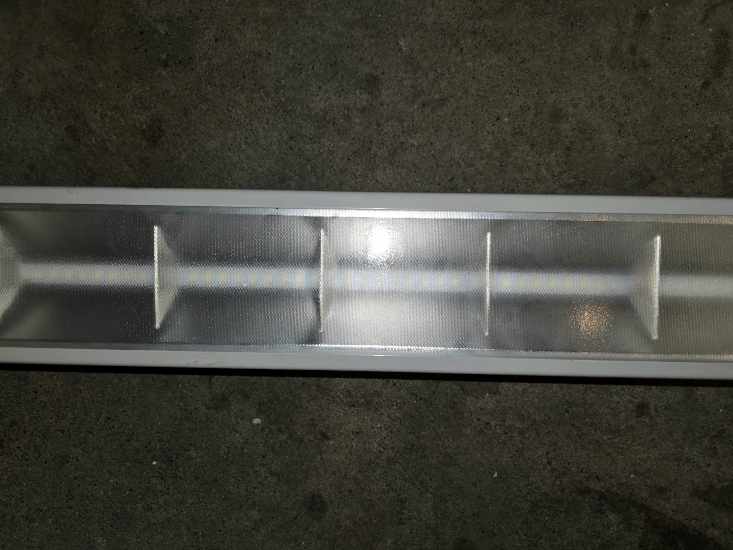 Beghelli 4ft BX910LED4HT50WWT40 LED Light Fixture - photo 4