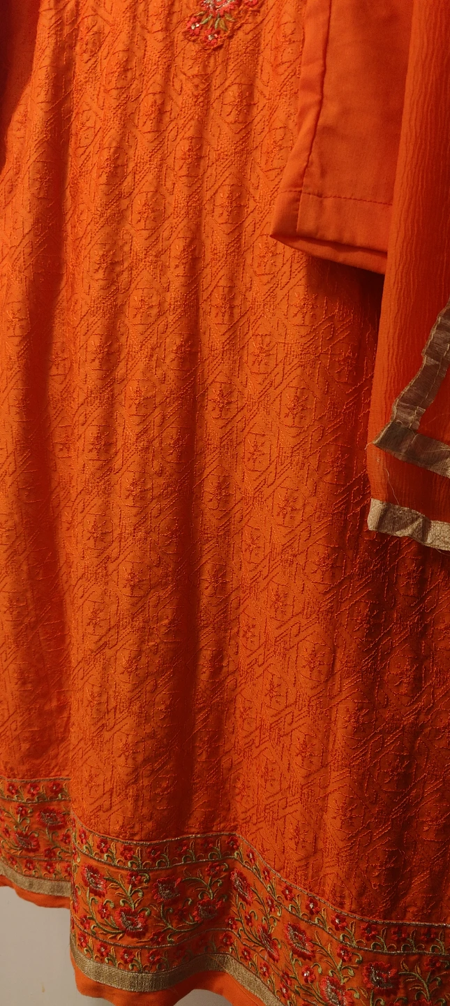 Orange Embroidered kurta with ankle pants and dupatta - photo 3