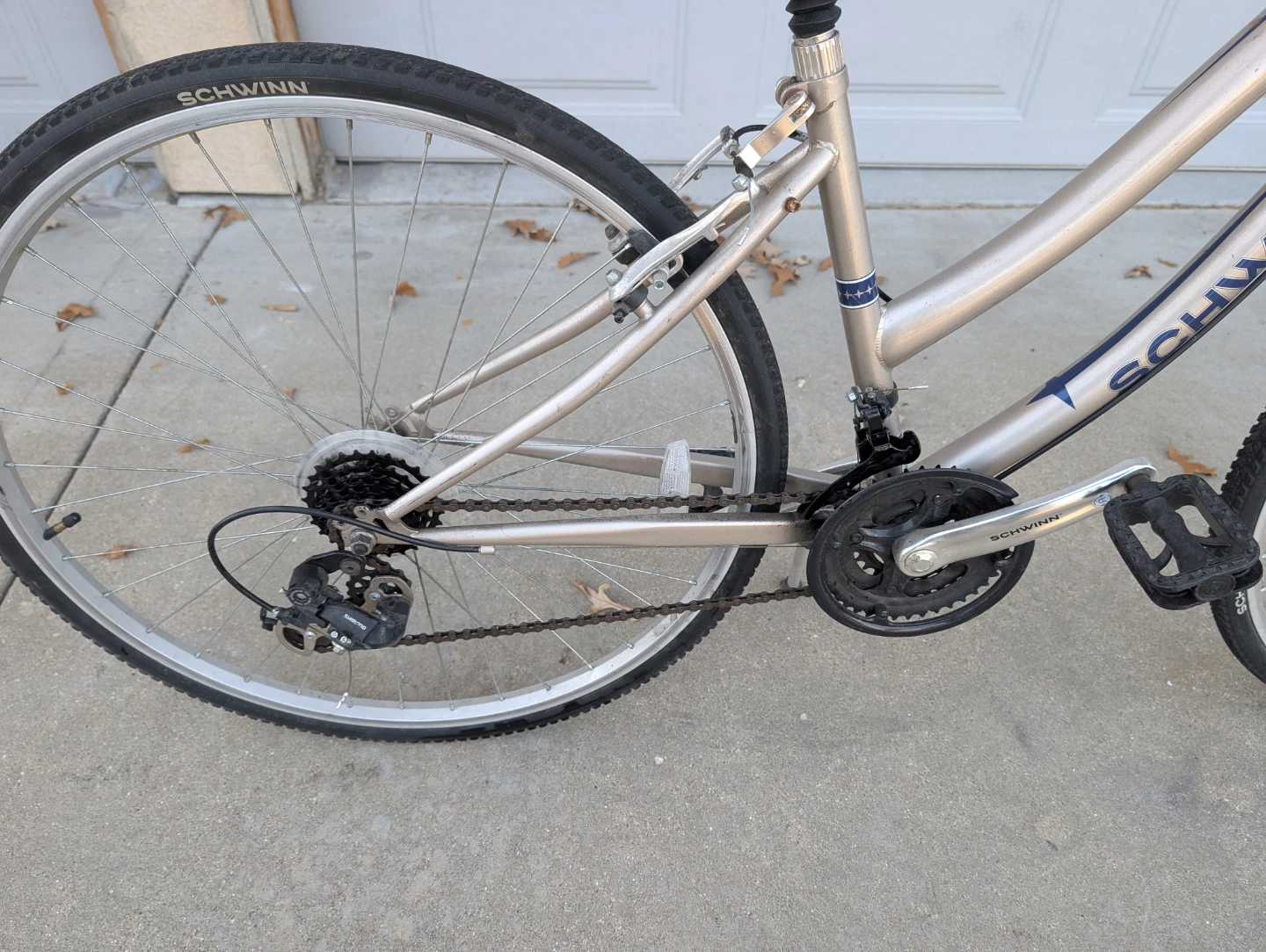 Schwinn Clear Creek Hybrid Bicycle 28" - photo 2