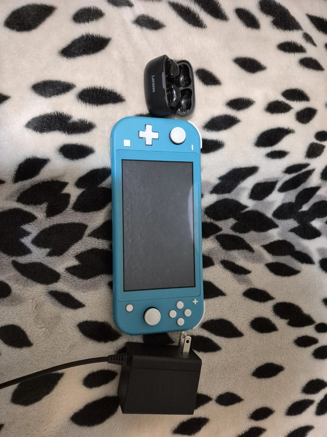 256gb Turquoise Nintendo Switch Lite with Lenovo Earbuds