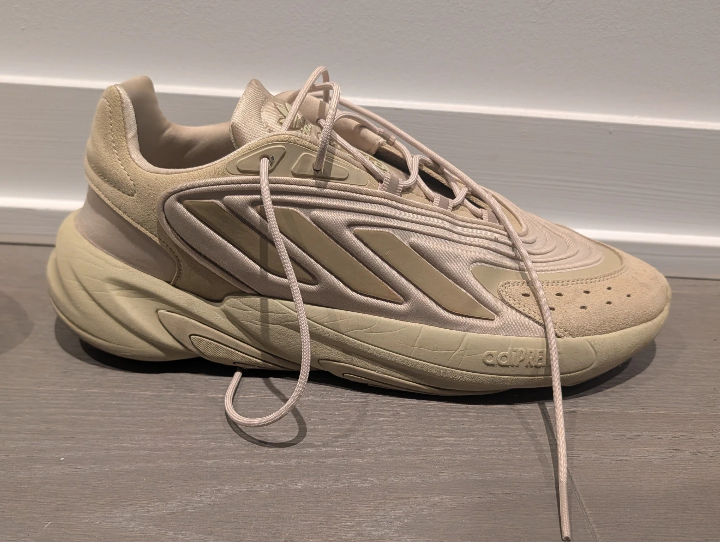 Adidas Ozelia Beige Sneakers Size 12 - photo 4