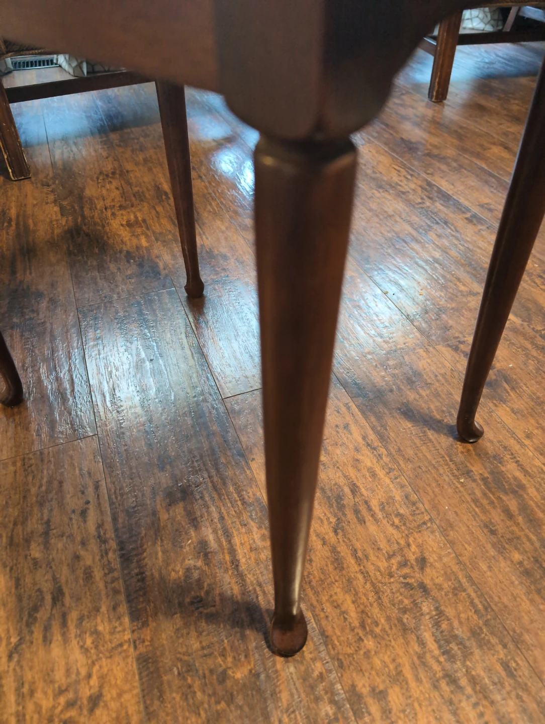 Classic Wooden Side Table - photo 4
