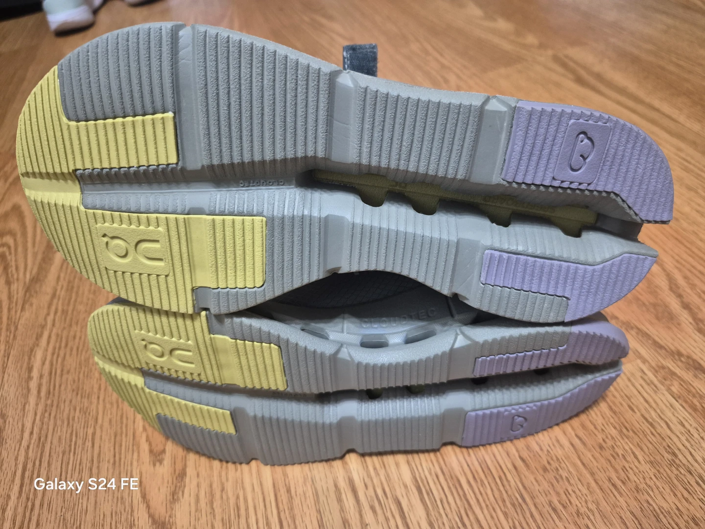 On Running Cloudnova Sample Shoes - photo 5