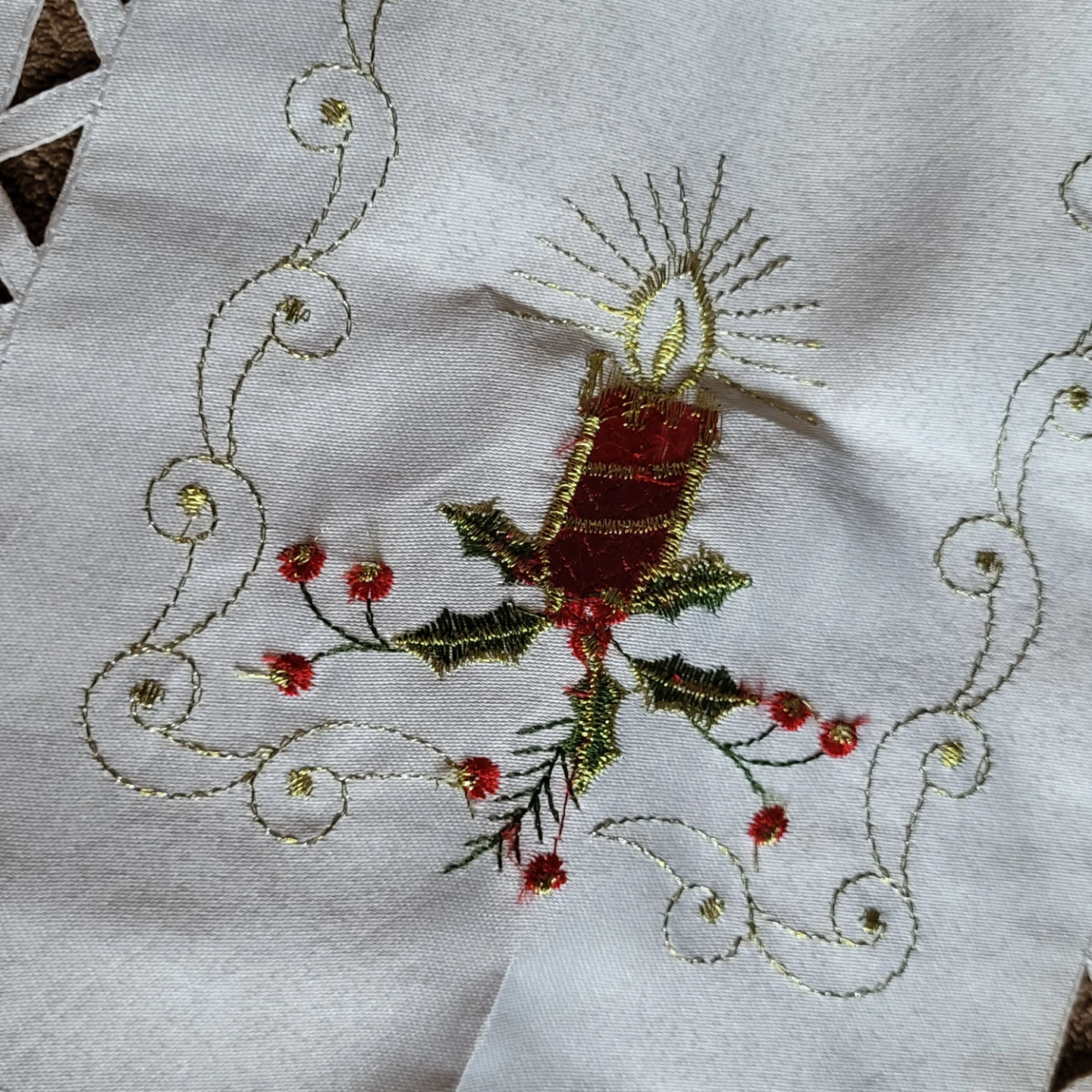 Embroidered Christmas Table Runner - photo 2