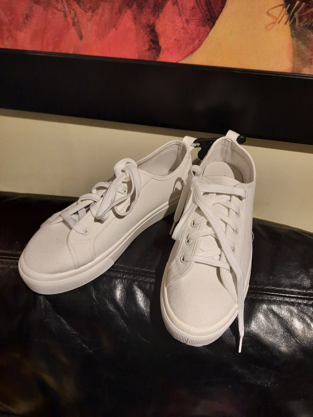 NWT Classic White Canvas lace-up Runners Sneakers