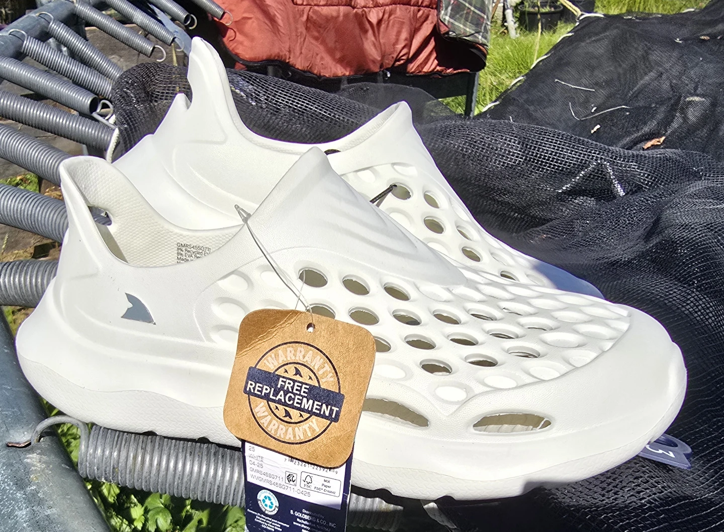 New White Koi Fish Sandals Size 3 - photo 2