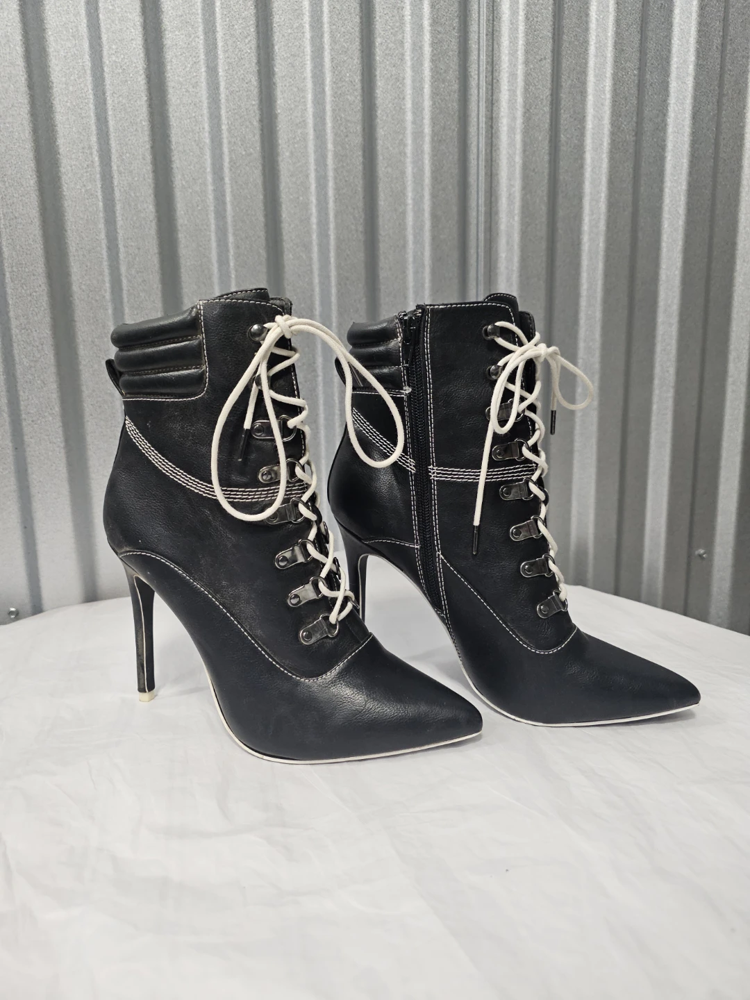 GILANI MIX No. 6 Black Leather Lace-Up  Bootie US 7 - photo 2
