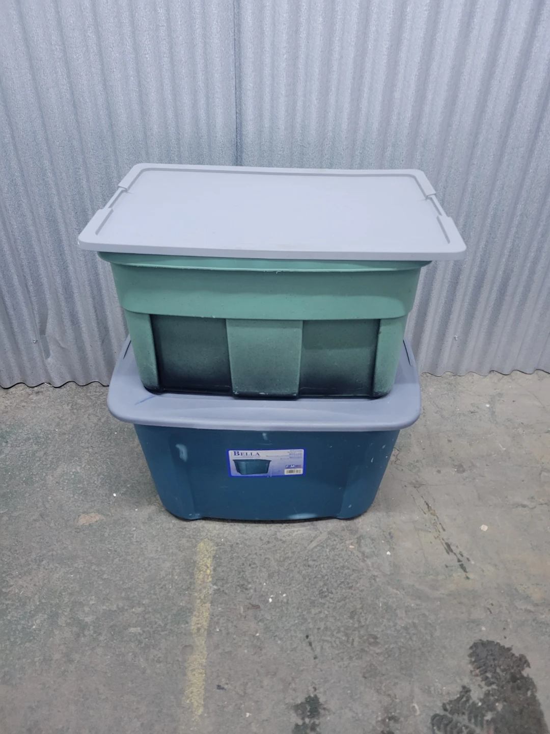 Storage bins