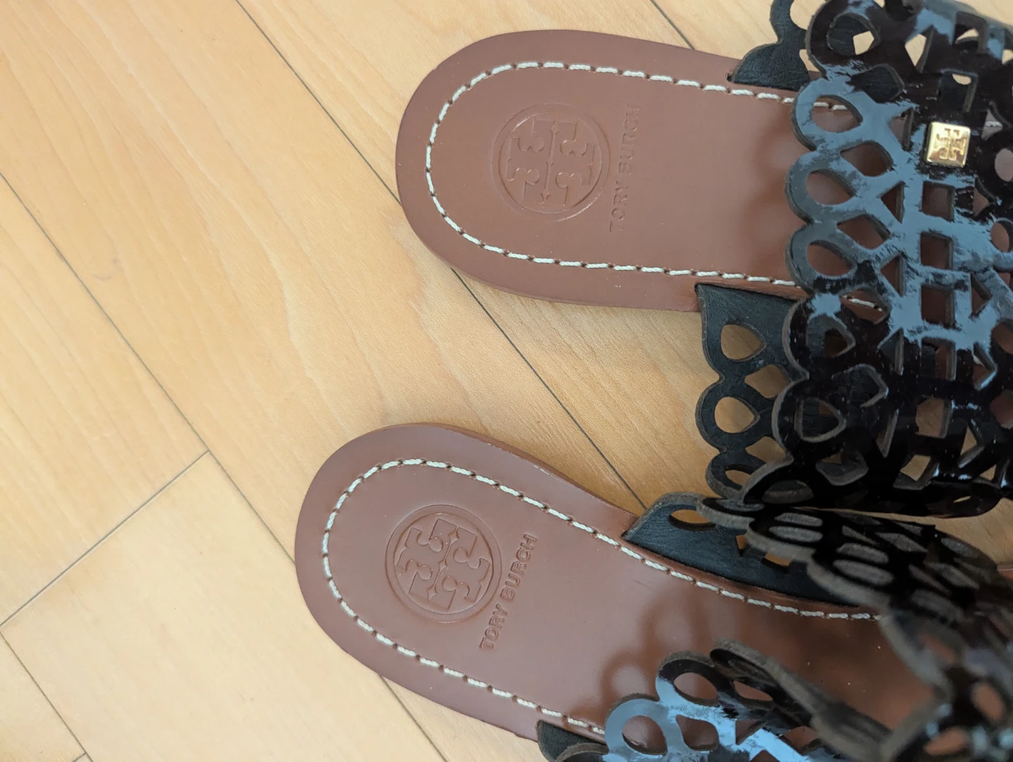 Tory Burch Davy Black Cut-out Sandals - photo 4