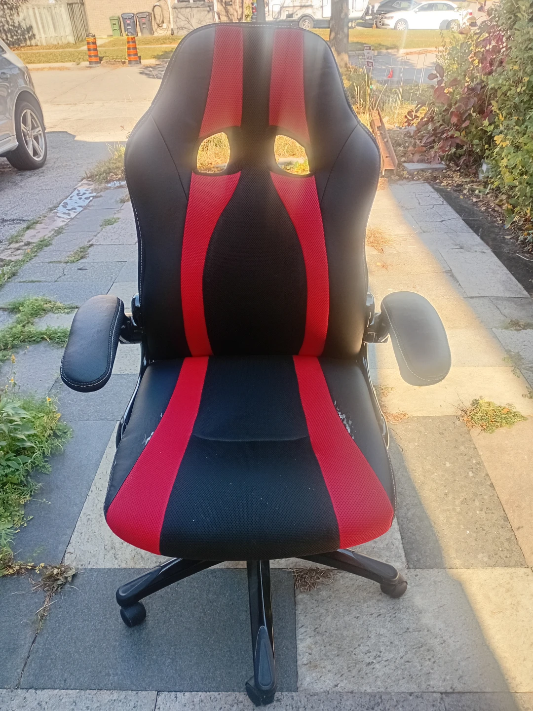 Black and red racing-style gaming chair - photo 3