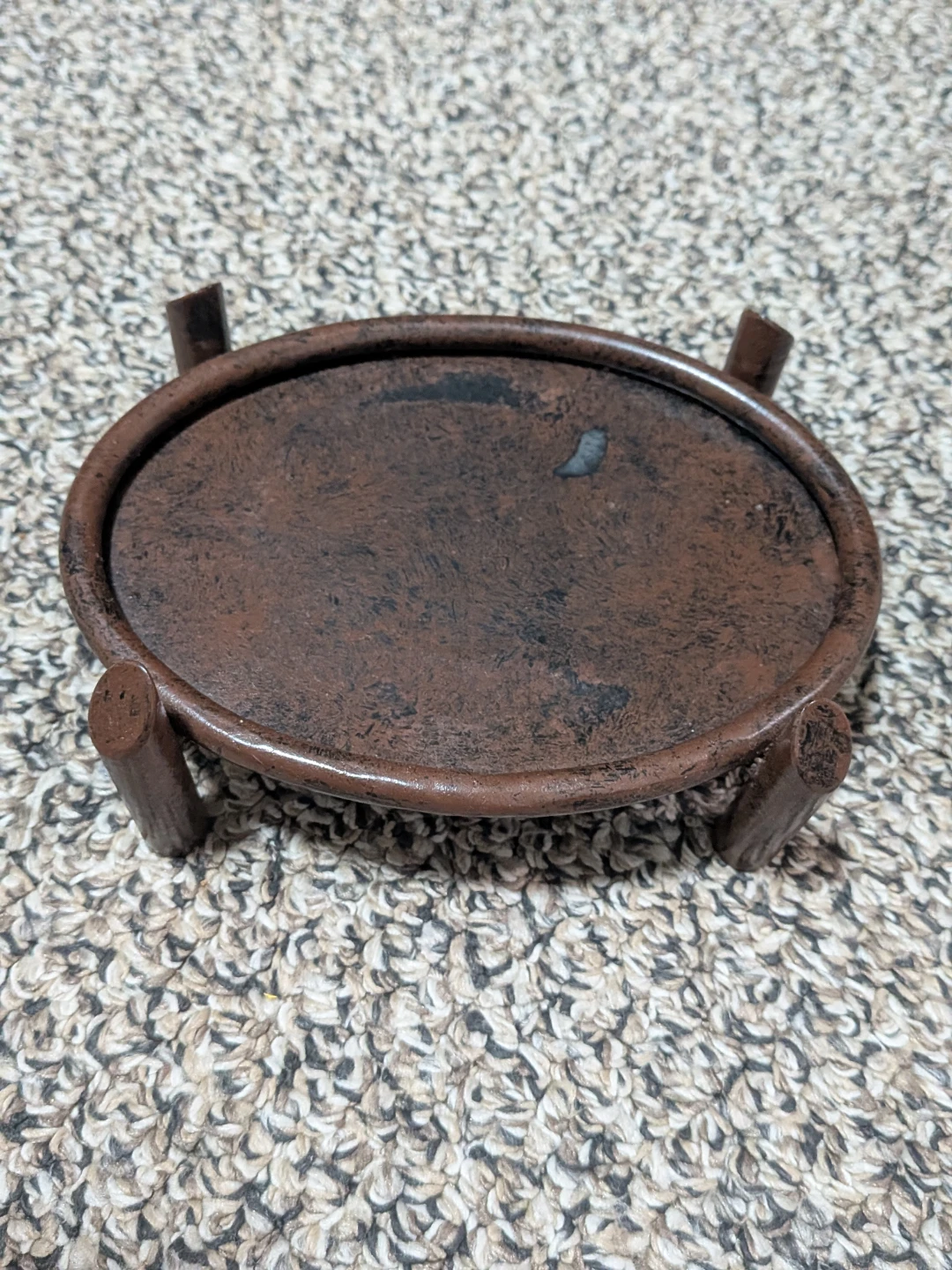 Mini metal display stand