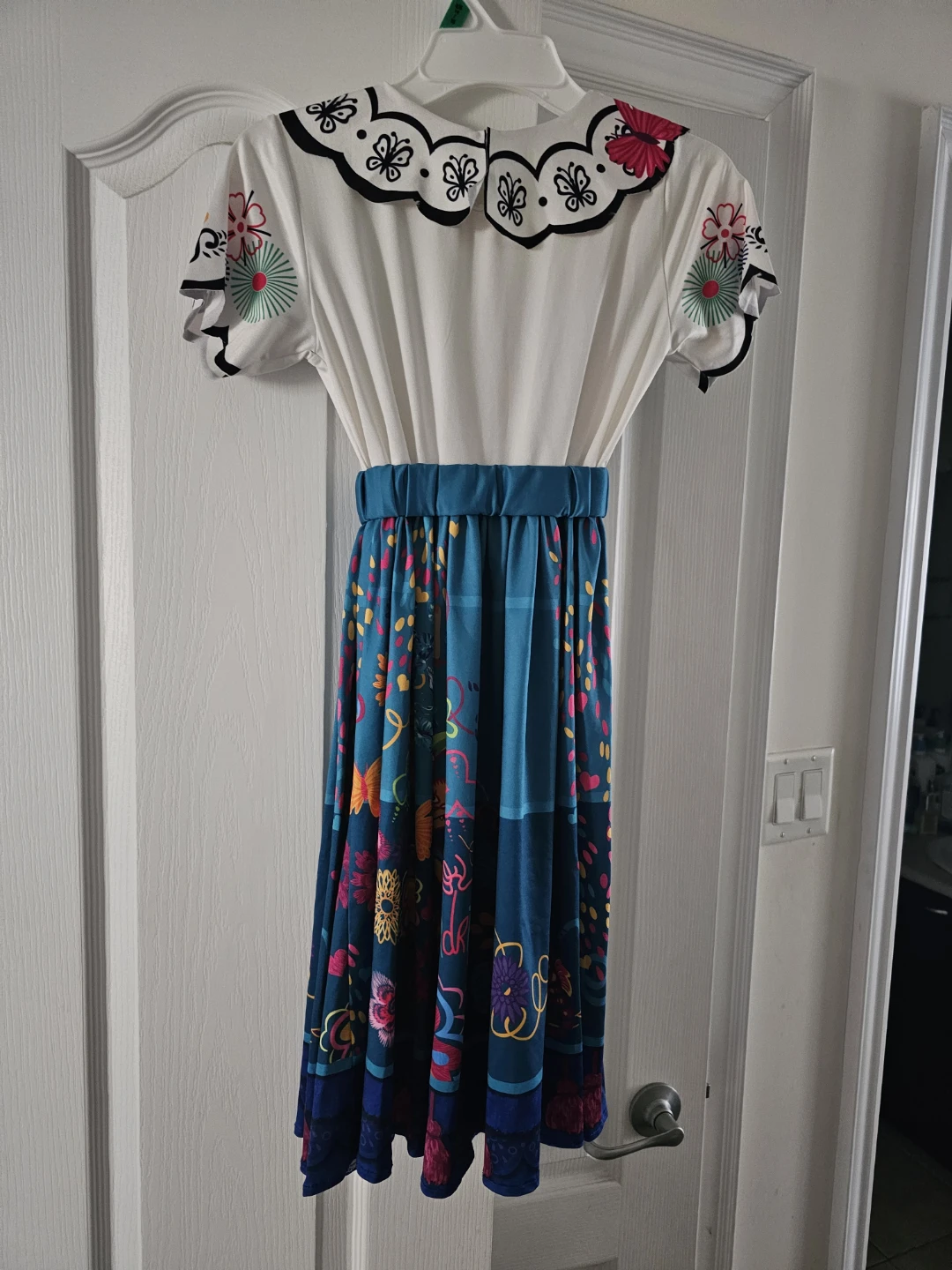 Encanto Mirabel dress size 120 - photo 2