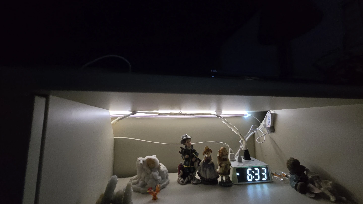 Under cabinet light - photo 4
