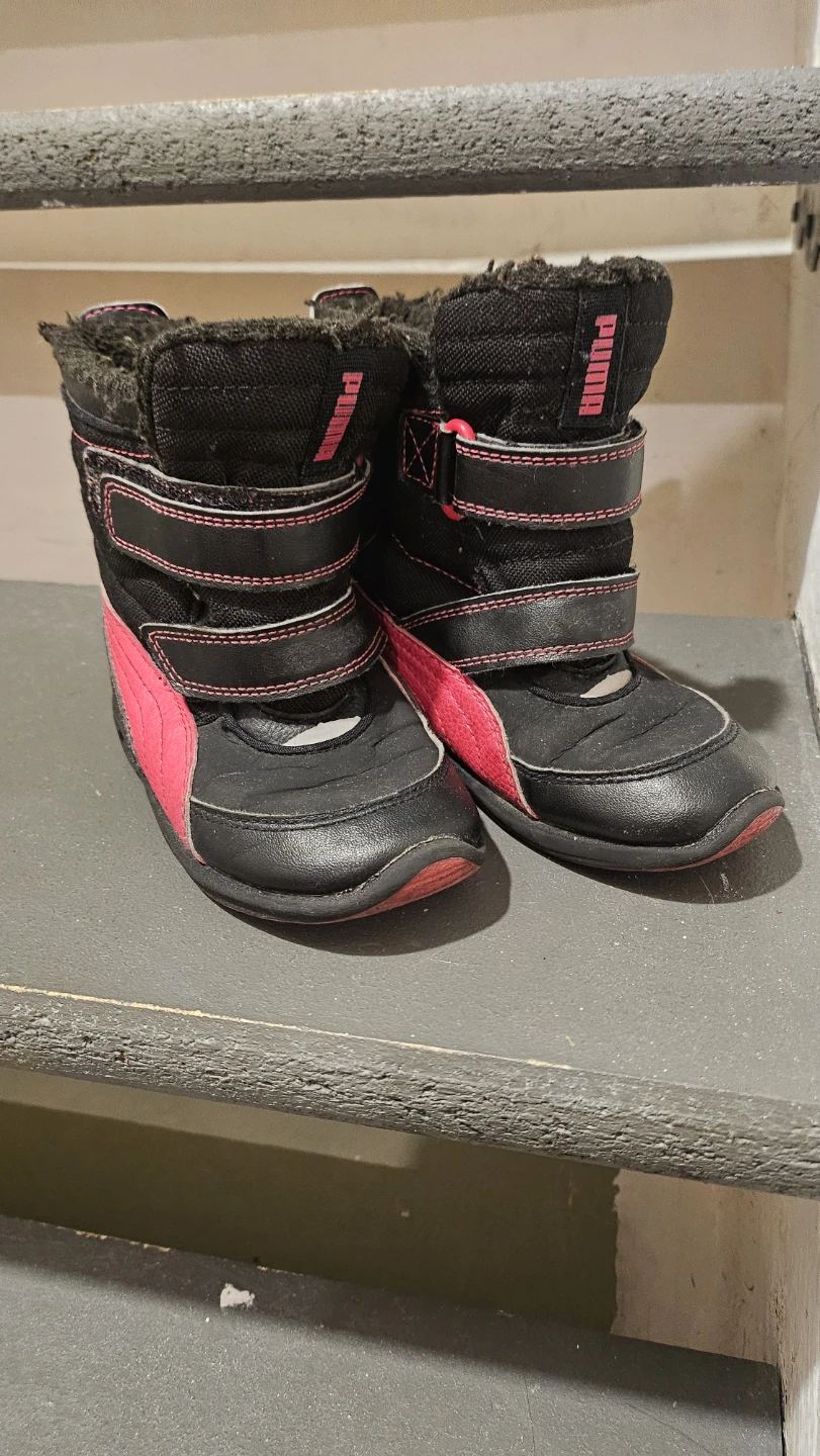 Puma Girls Winter Boots size 9. - photo 2