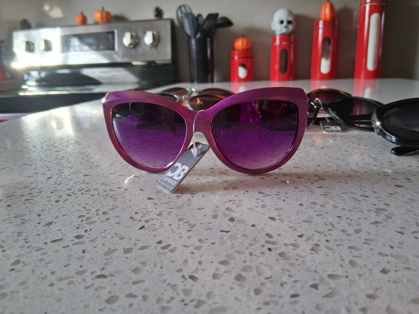 6 pairs of sunglasses - photo 2