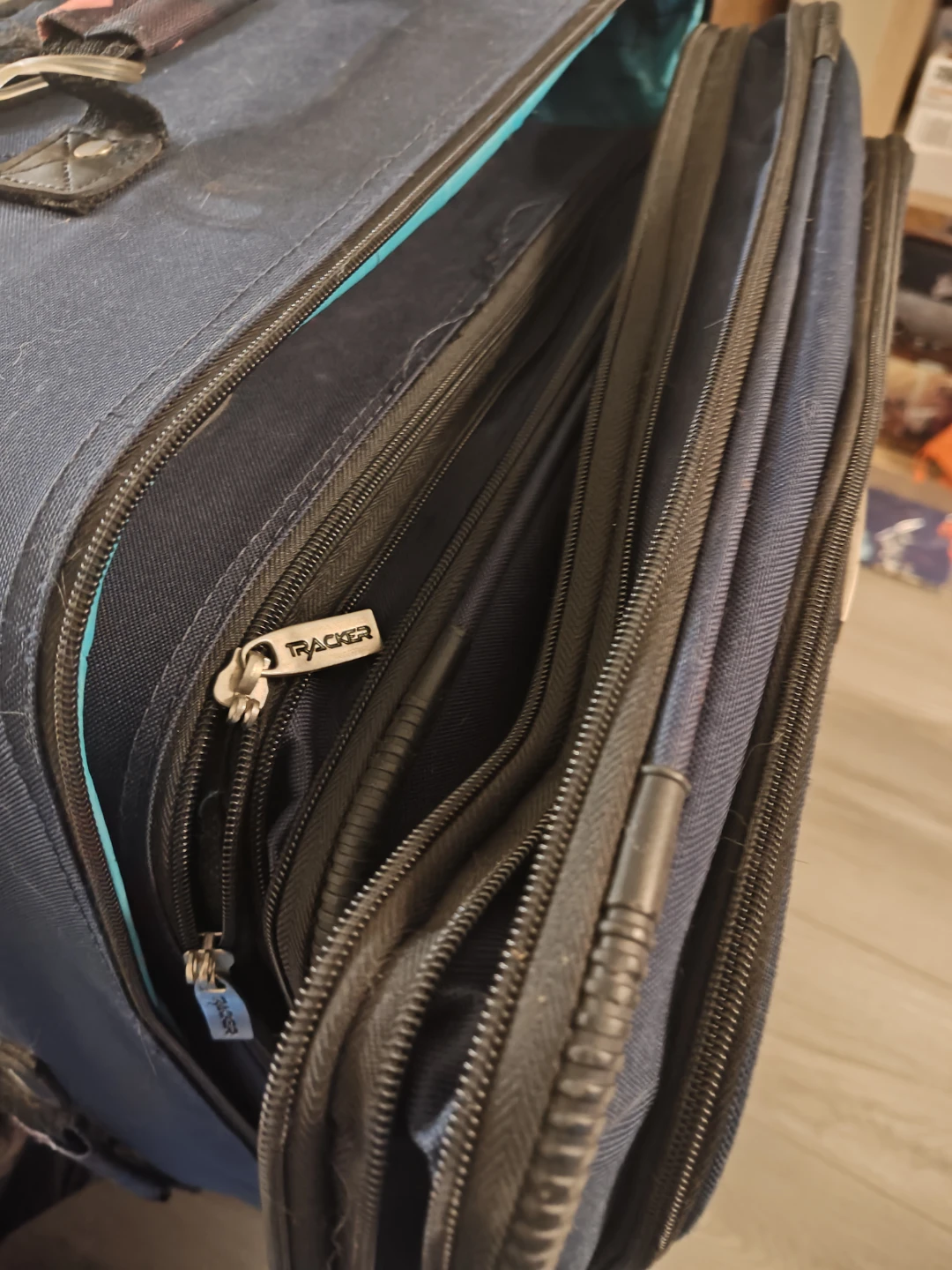 Large + Medium Nesting Rolling Suitcases - photo 2