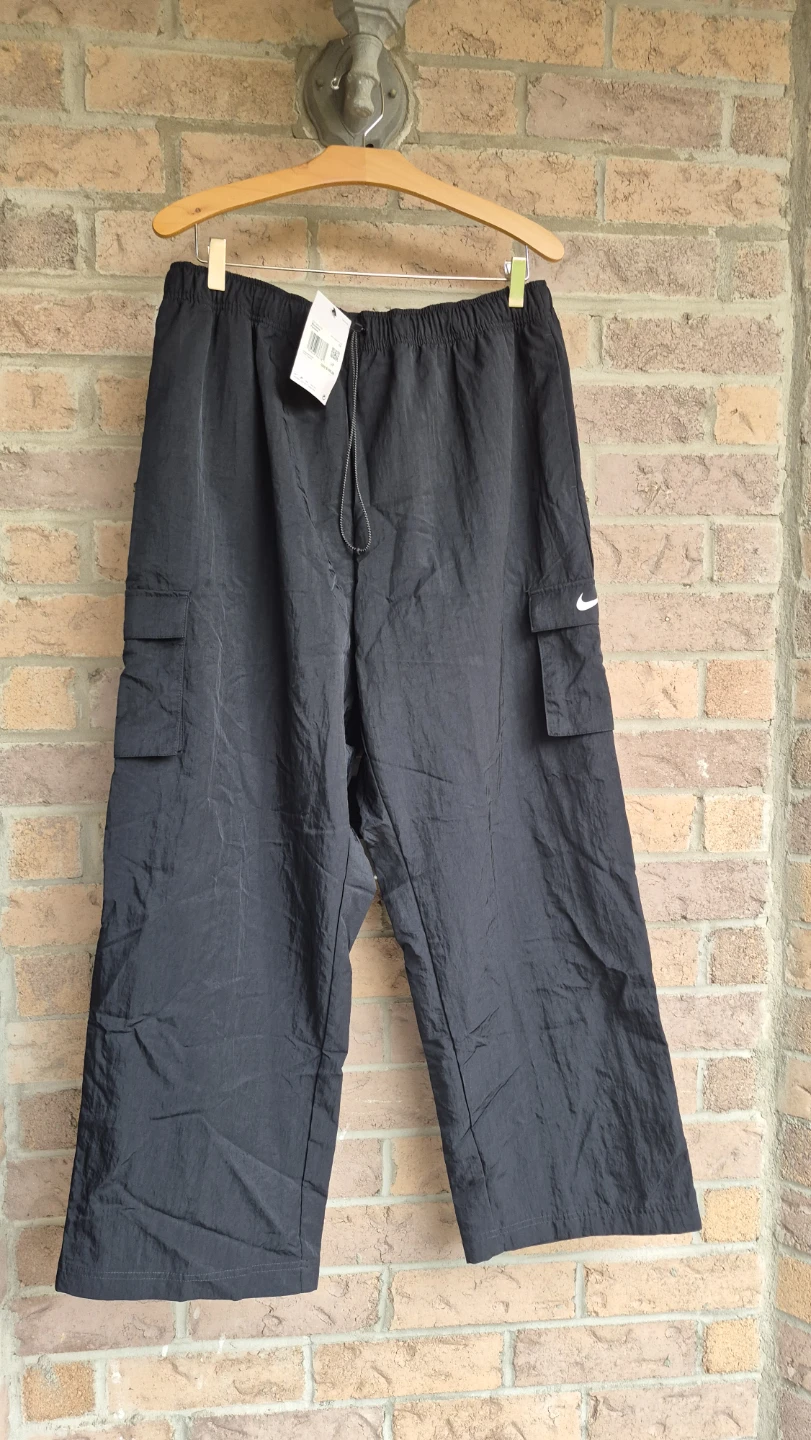 Brand New plus size Nike Woven Cargo Pants
