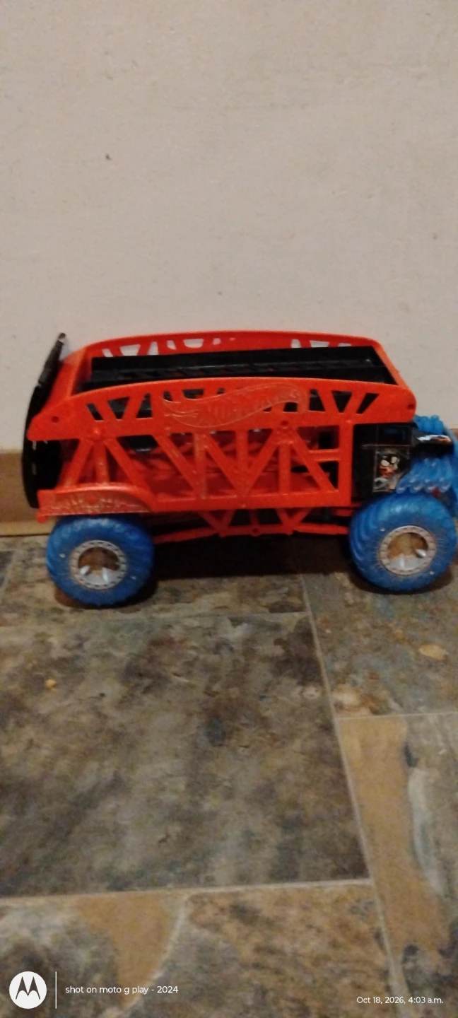 Hot Wheels Monster Trucks Transporter - photo 3