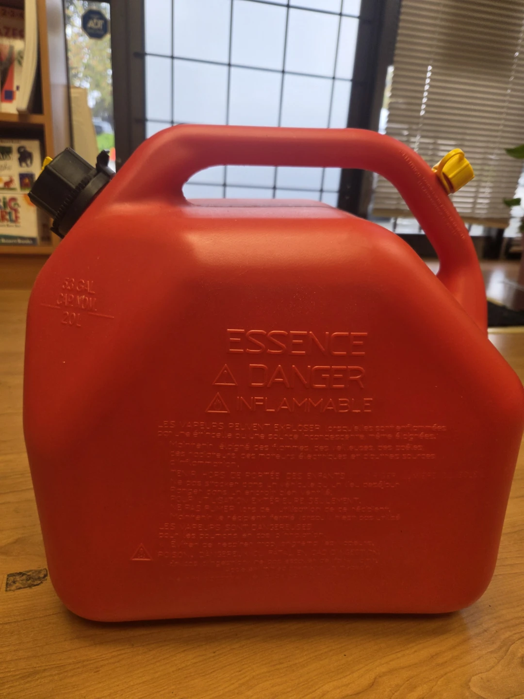 Scepter Gas / Fuel Can - photo 2