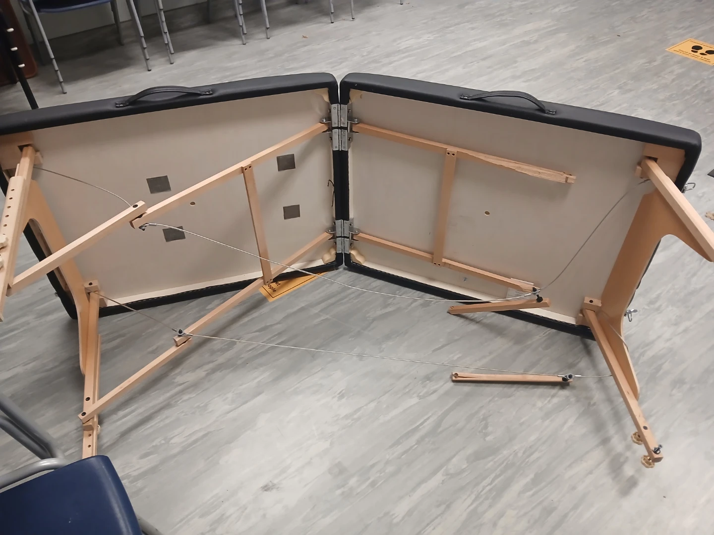 Master Massage Equipment Portable Massage Table - photo 3