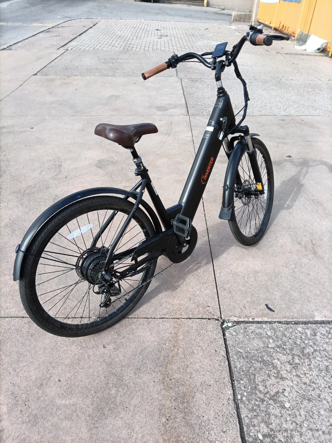 Cinverter Libra Electric Bike  Medium 26"Black💯