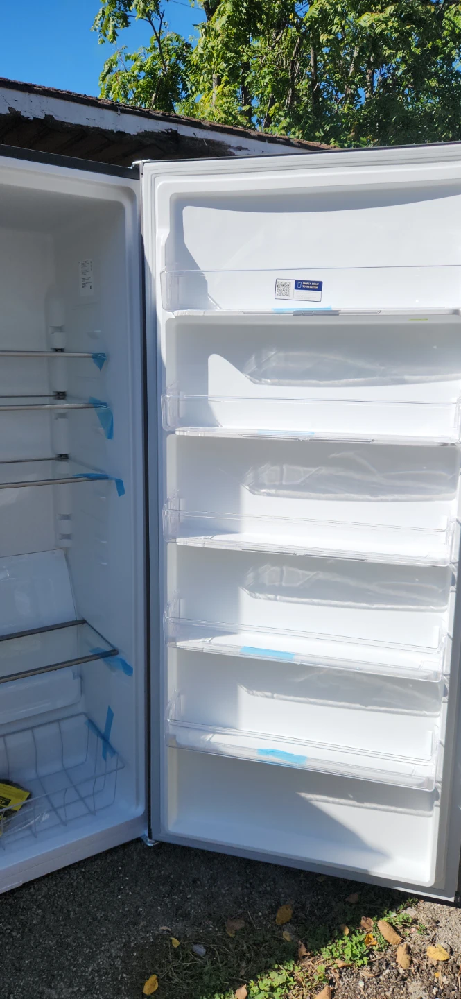Frigidaire Eventemp Upright Freezer - photo 3