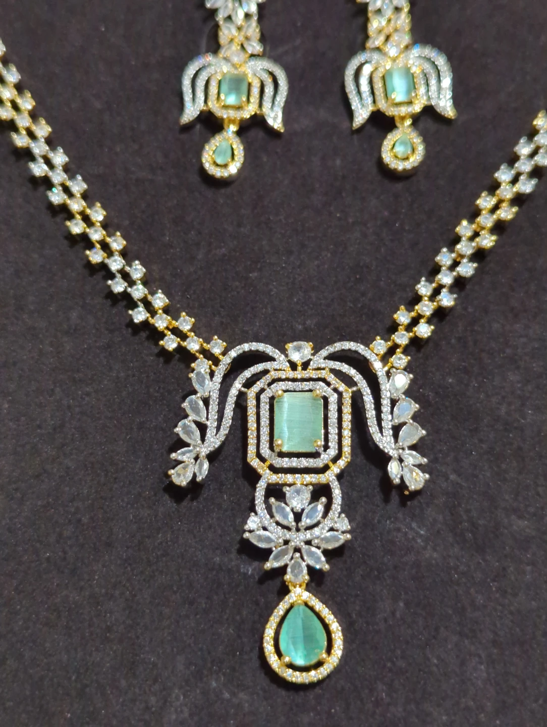 Gold-Tone Necklace and Earring Jewelry Set - photo 2