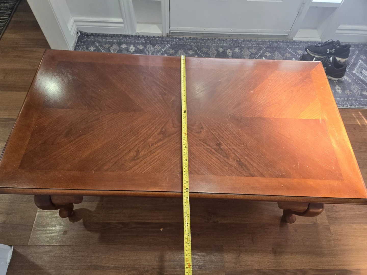 Elegant Wooden Coffee Table - photo 4