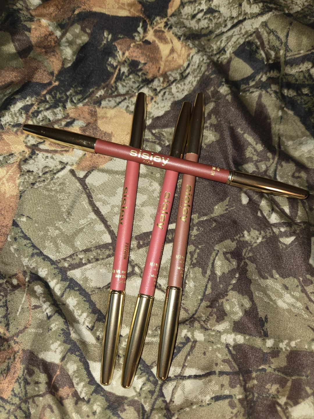 Sisley Paris Lipliner w/ Lip Brush in 4: Rose Passion, .04Oz. - photo 5