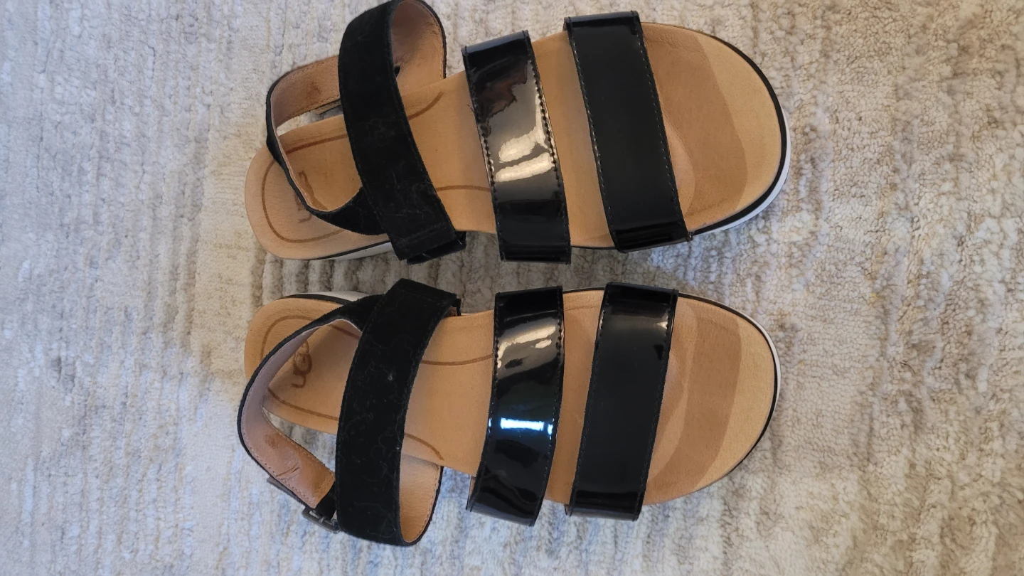 Sandales UGG noires