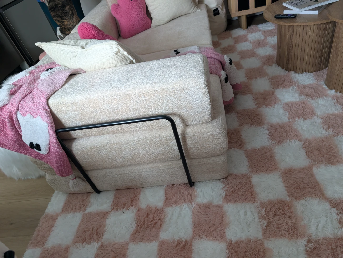 Beige chenille sofa - photo 2