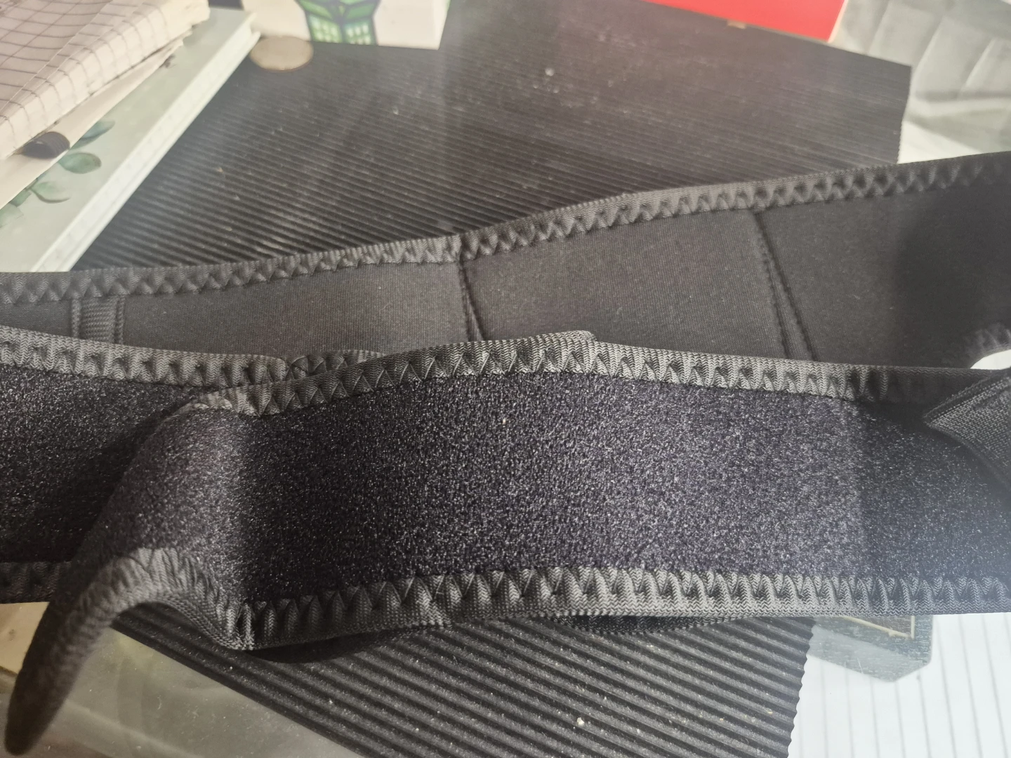 Black adjustable waist support belt - photo 2