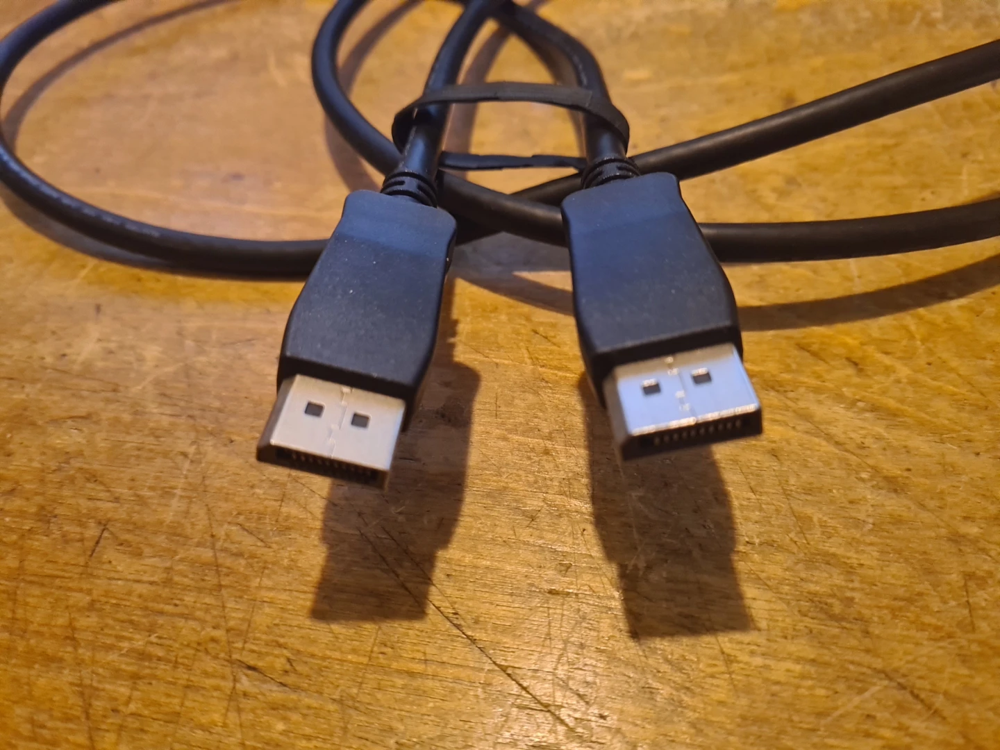 DisplayPort Cable
