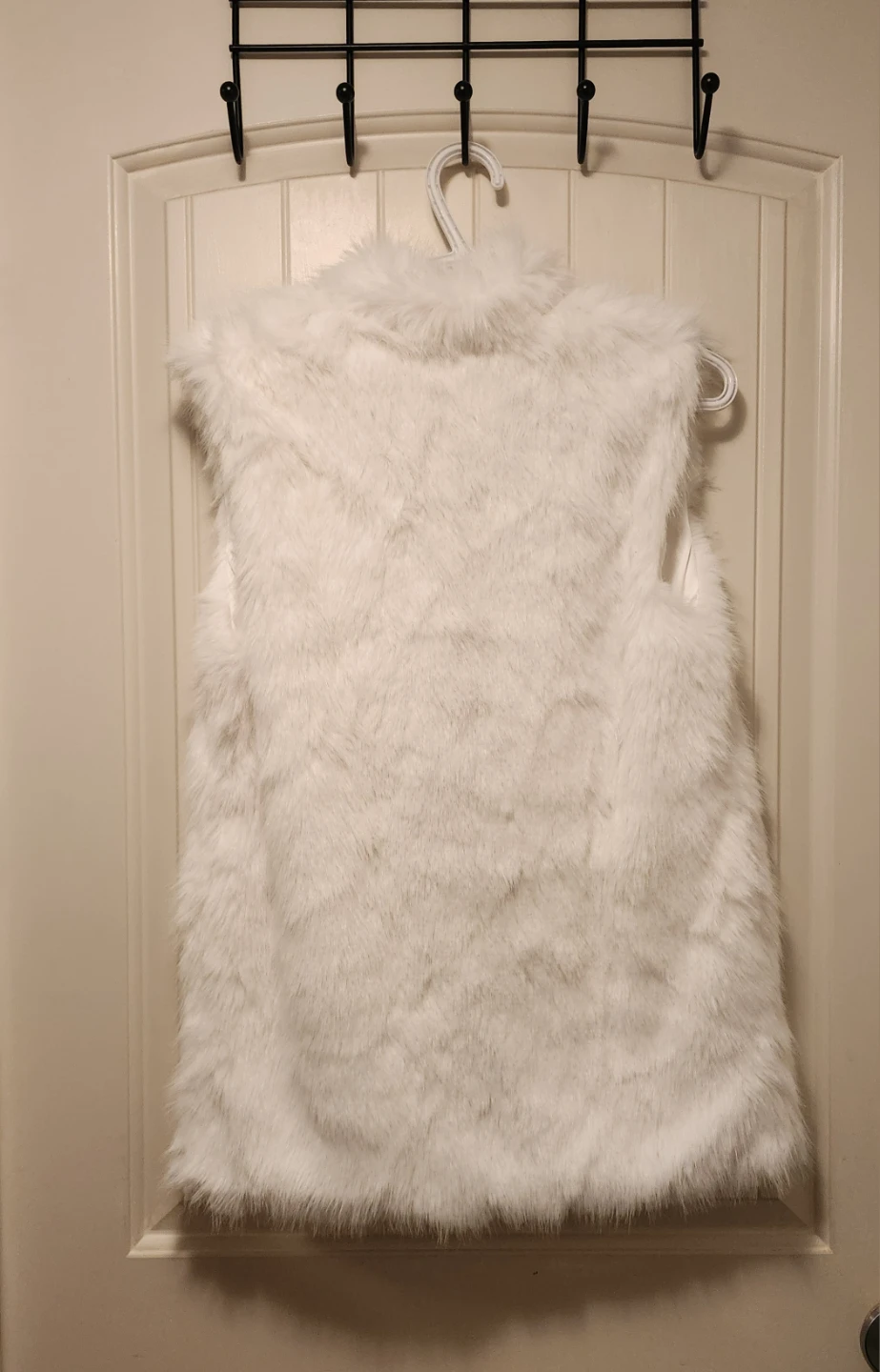 Amazhiyu white faux fur vest - photo 3