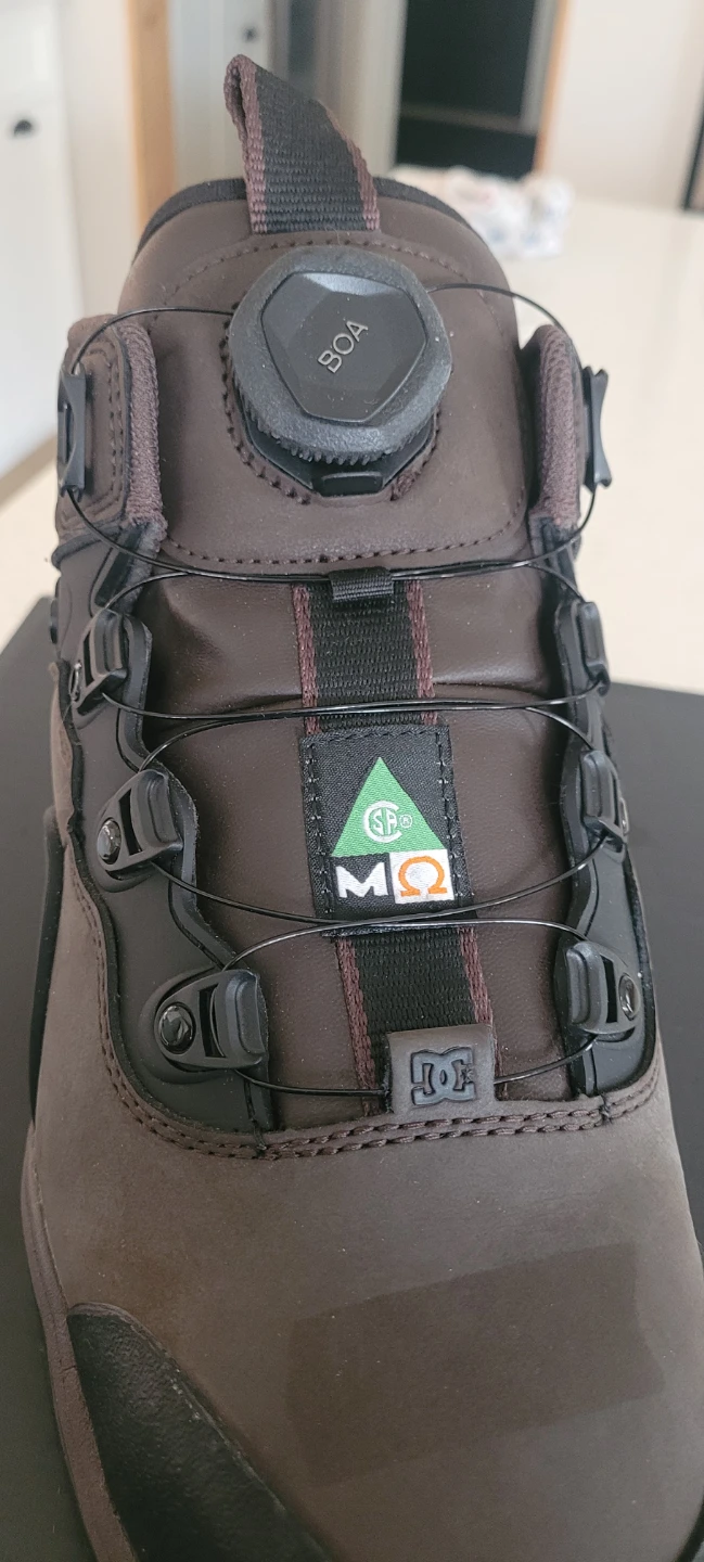 BRAND NEW DC Work Crew Safety Boots – Size 11 Wide - photo 3
