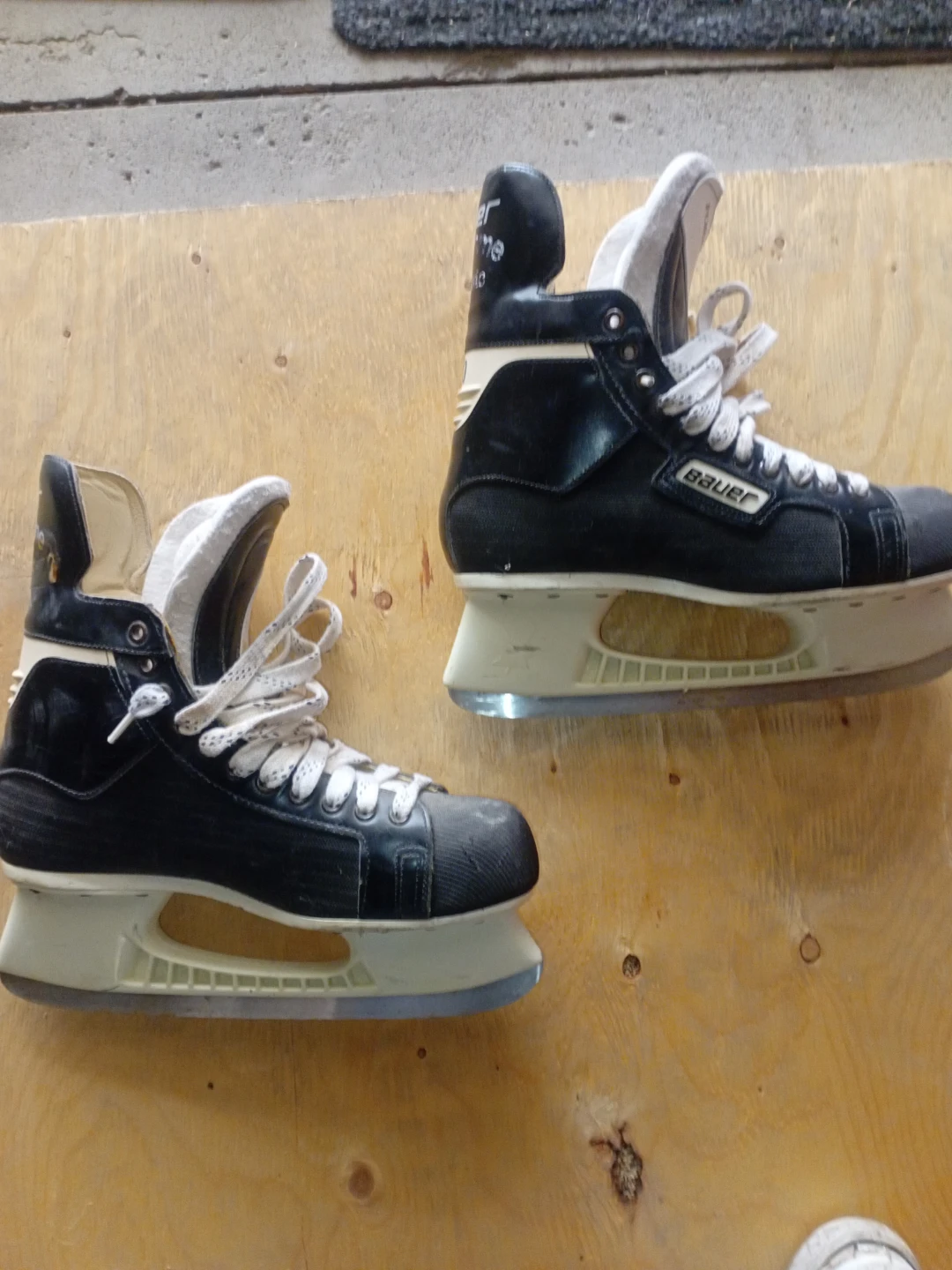 Bauer Supreme Ice Skates