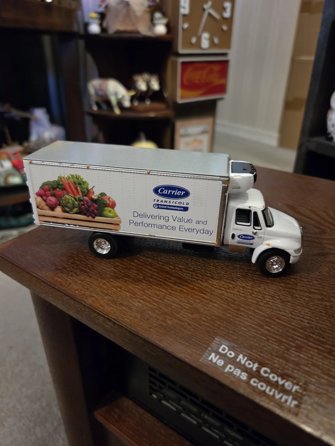 Carrier Transicold Diecast Model Truck - photo 2