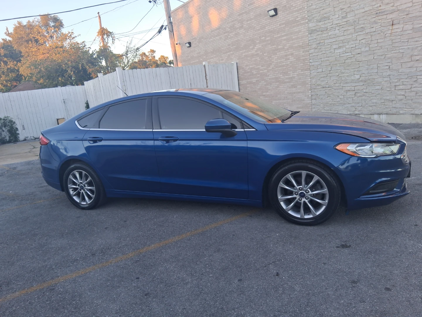 Blue Ford Fusion SE - photo 2