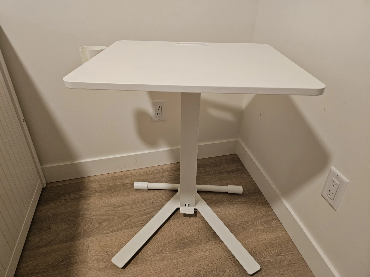 IKEA White Adjustable Standing Desk - photo 2