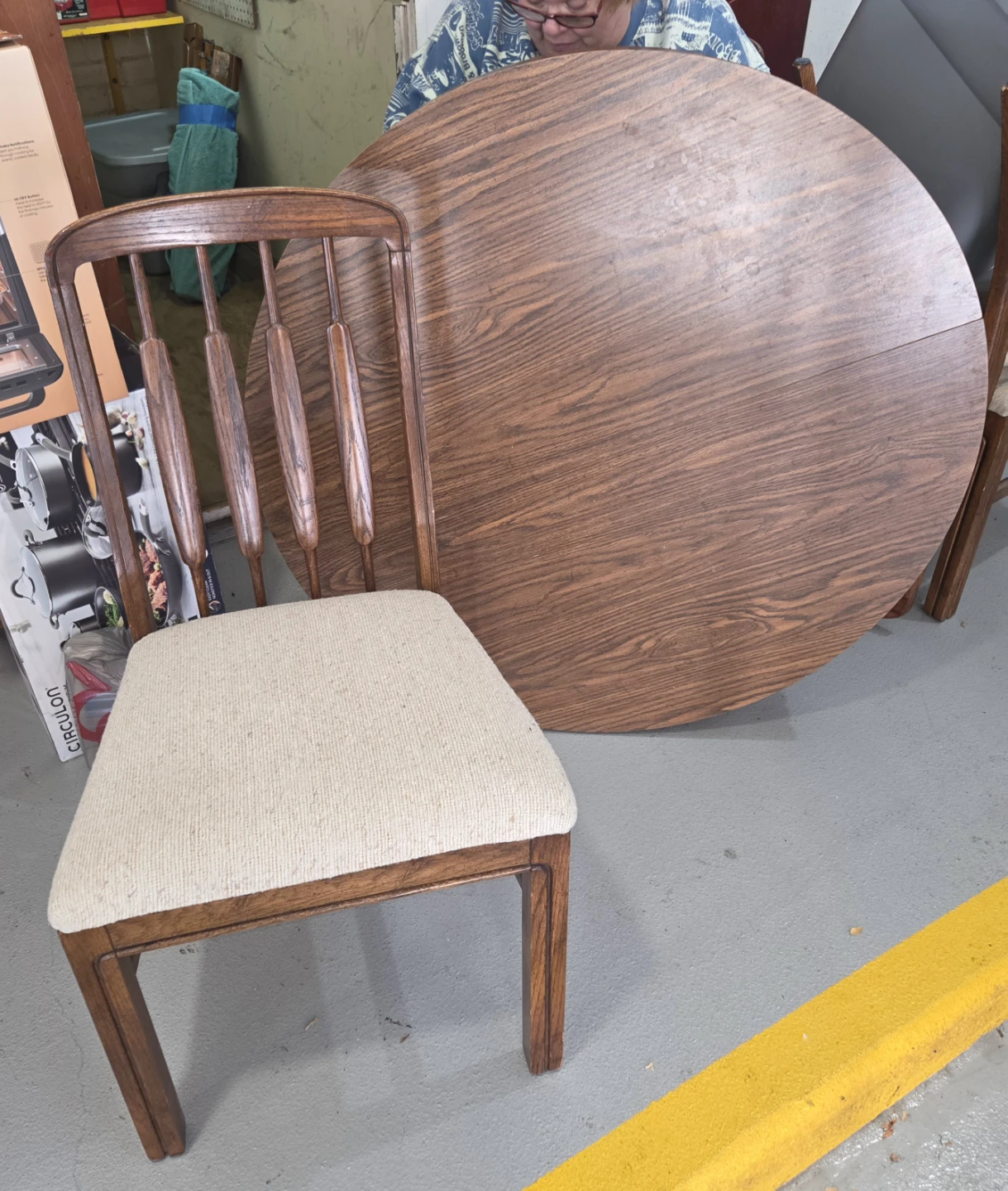 Table & 4 chairs great condition