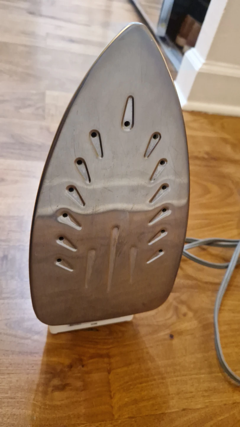 Shark Electric Iron - photo 3