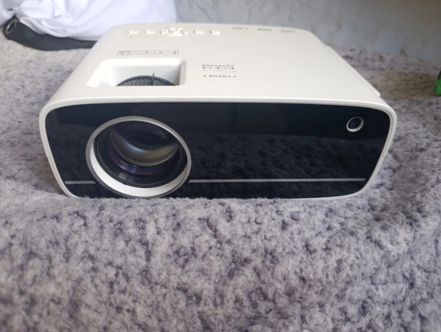 LCD LED Projector with Screen - photo 2