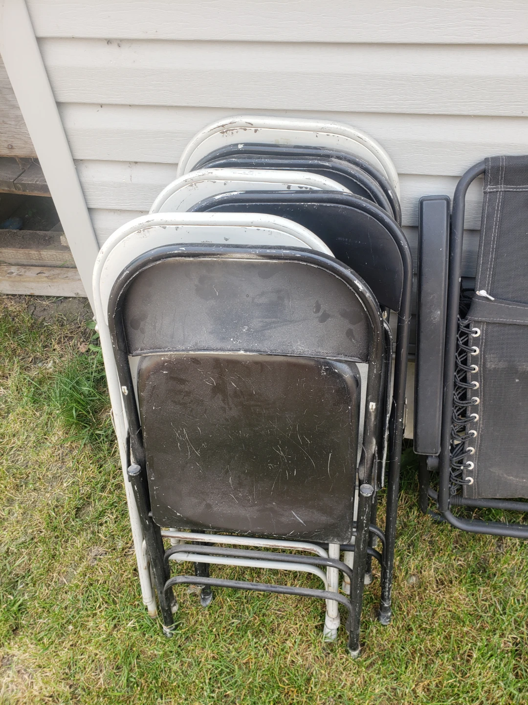 Set of 6 Metal Folding Chairs