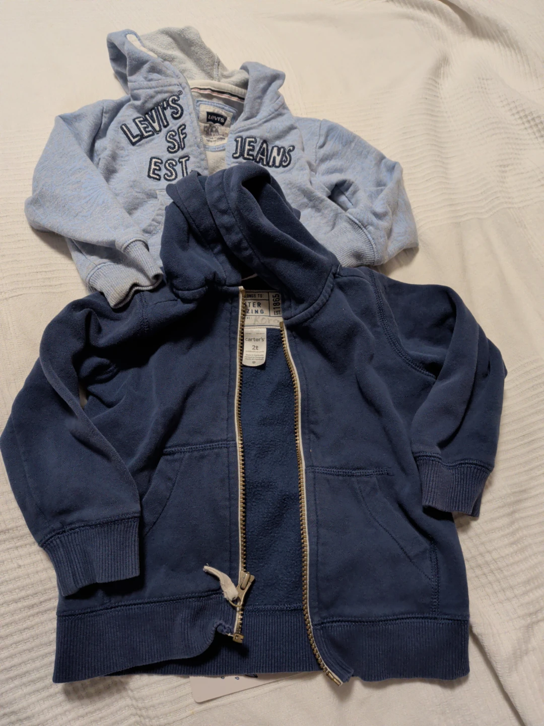2 Hoodies:2T Levi's and Carter's