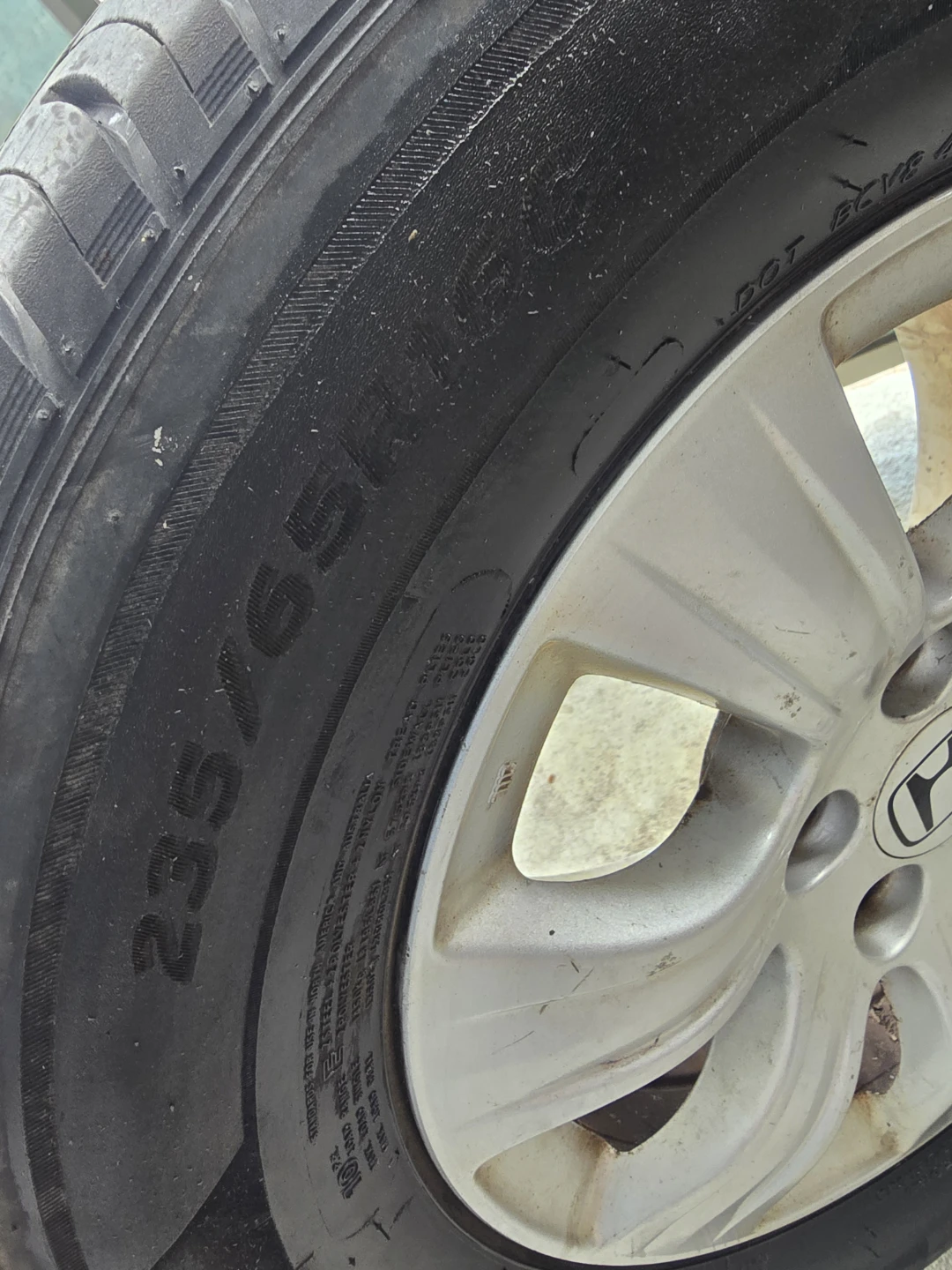 Set of 4 Honda Wheels and Tires 235/65R16 - photo 2