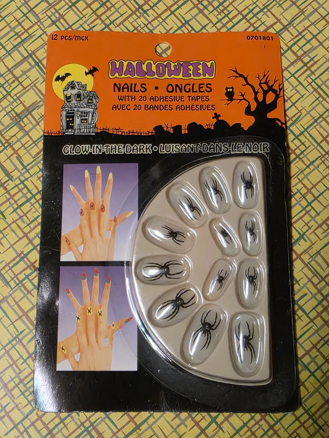 Halloween Glow-in-the-Dark Spider Press-On Nails