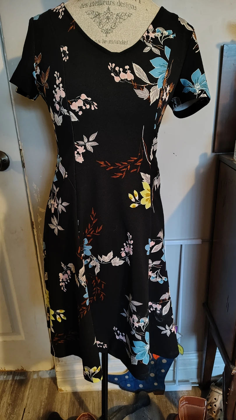 Floral Black Short Sleeve Dress - photo 2