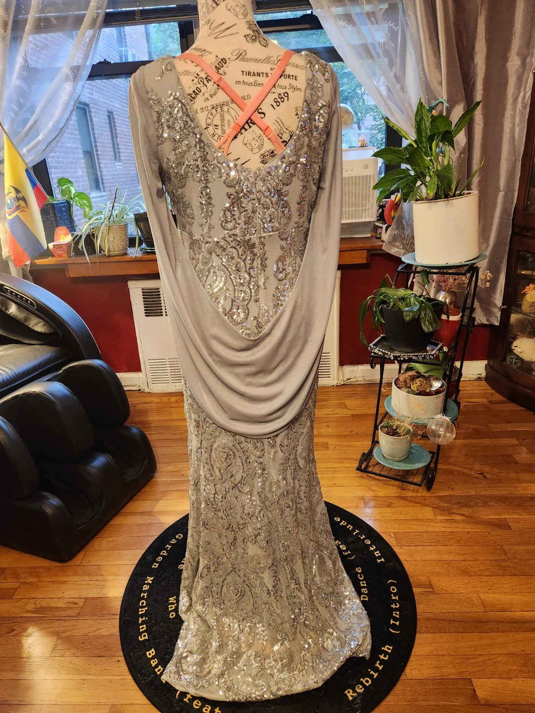 R&M Richards NWT Silver Sequin Mesh Long Evening Gown Drape Back - photo 4