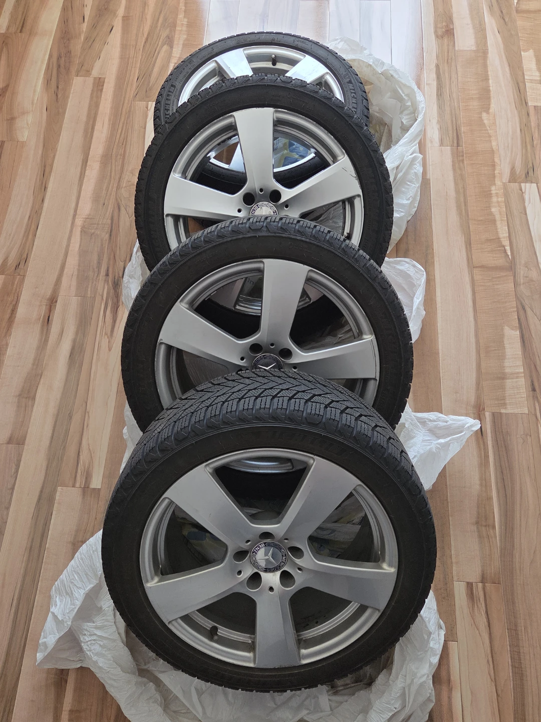 Mercedes winter tires and rims 245/40R18 - photo 2