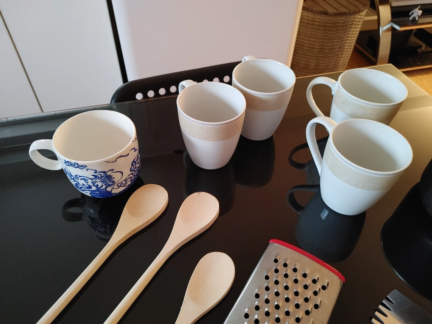 Kitchen Utensils, Mugs, and Cookware Bundle - photo 3